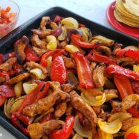 sheet pan chicken fajitas